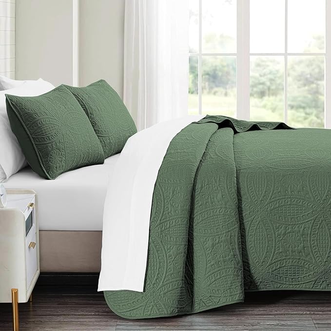 Queen Quilt Bedding Set,Olive Green Ultrasonic Full/Queen Quilt Set,Lightweight Soft Bedspread Coverlet,Modern Style Coin Pattern Bed Cover for All Seasons,3 Piece(1 Quilt,2 Pillow Shams)